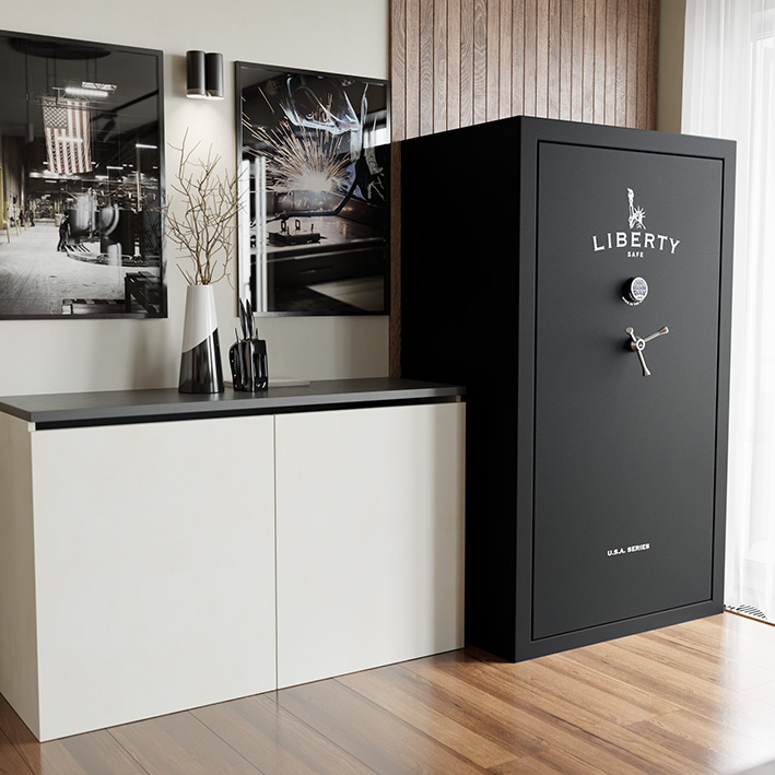 Оружейный сейф Liberty USA 36 в интерьере жилой комнаты